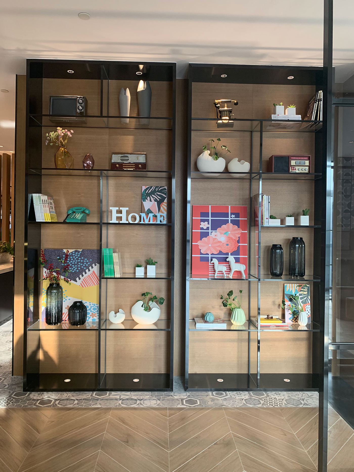 南(nán)湖(hú)酒店(diàn)